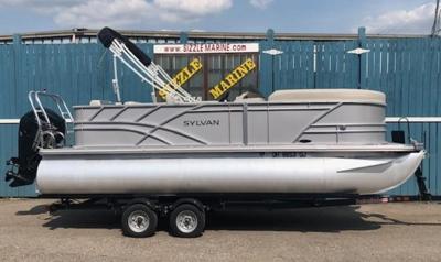 Sylvan Mirage 820 Cruise