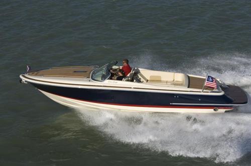 Chris-Craft 28 Heritage Launch