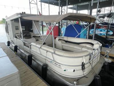 Sun Tracker PARTY HUT 30 I O Regency Edition