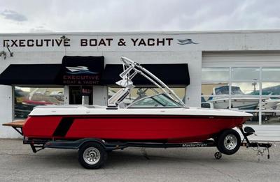 MasterCraft X-1 Bowrider