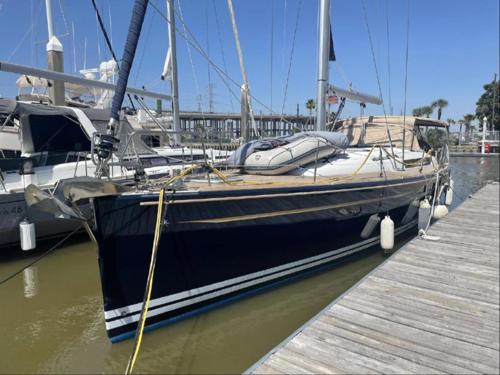 Sea Ray 370 Aft Cabin