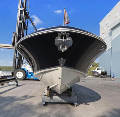 Chris-Craft 34 Launch