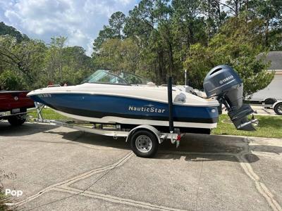 NauticStar 203DC
