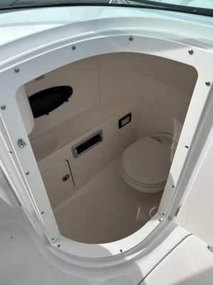 Hurricane 2400 sun deck