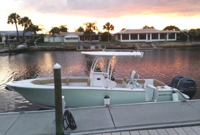 Sportsman Heritage 251 Center Console