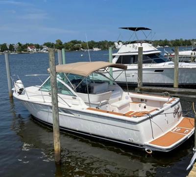 Tiara Yachts Coronet