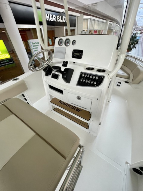 Nautic Star Legacy Series