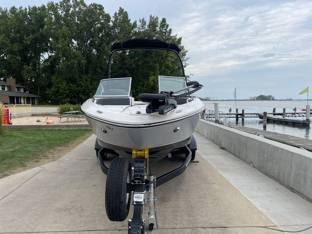 Chaparral 21 SSi Ski   Fish