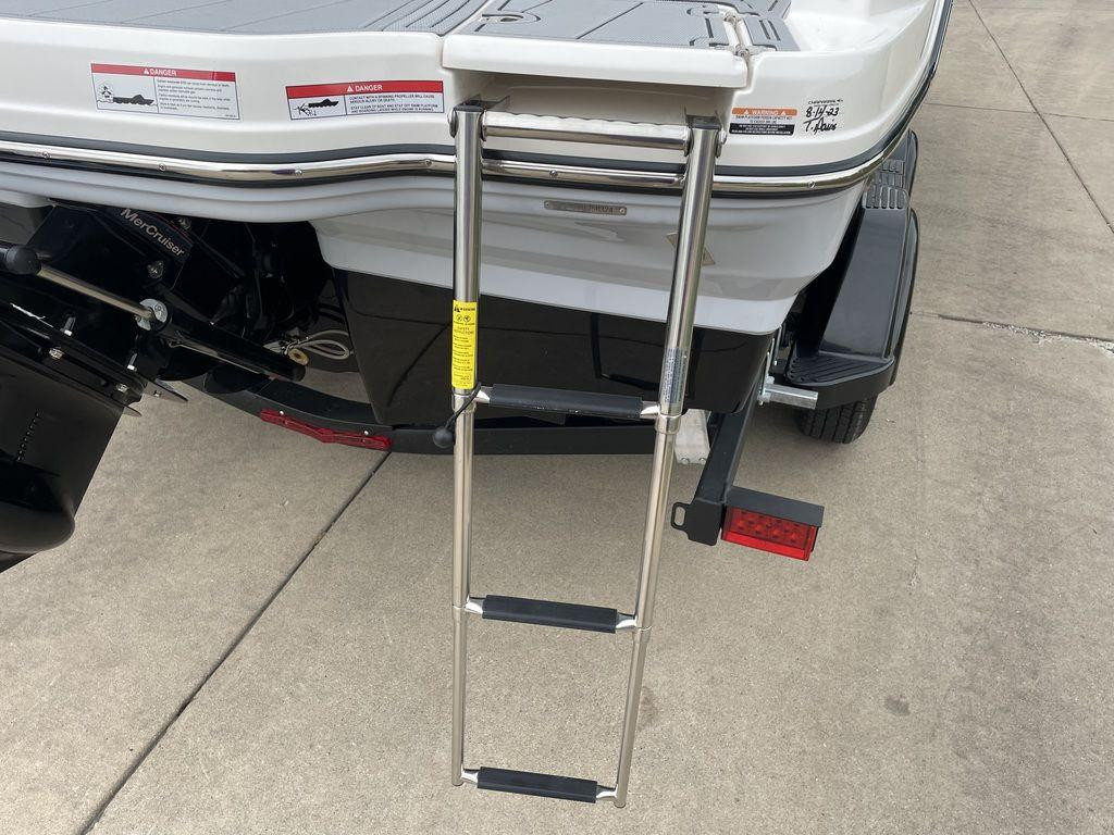 Chaparral 21 SSi Ski   Fish