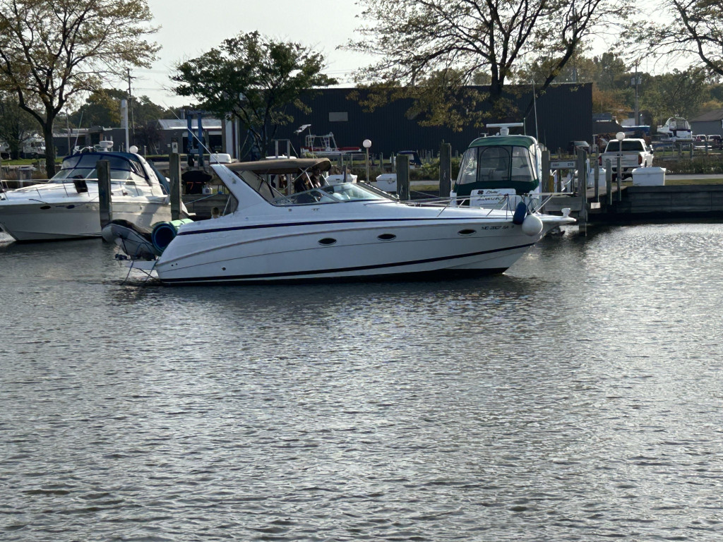 Chris-Craft 320 EXPRESS