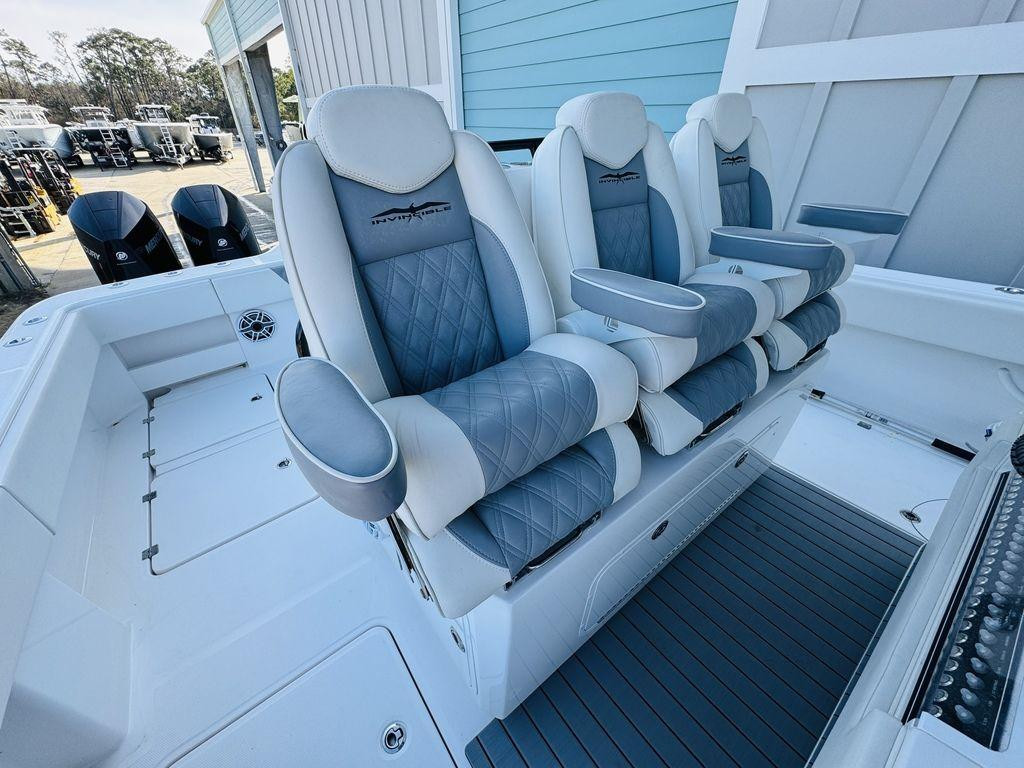 Invincible CATAMARANS