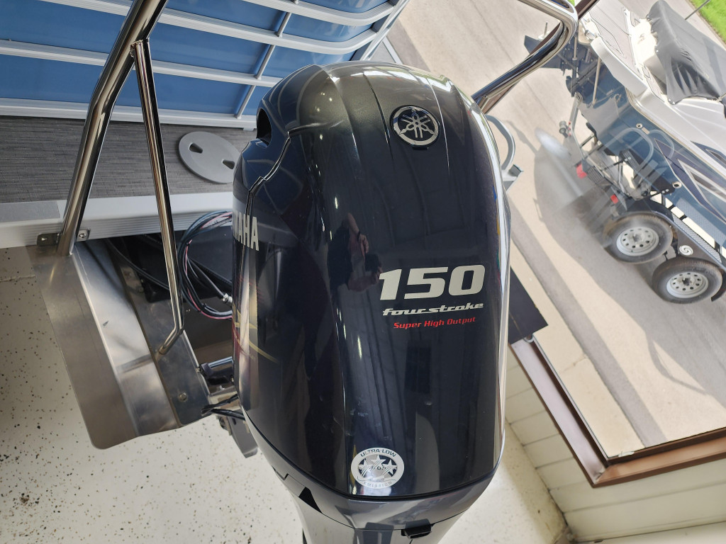 Bennington 21 LL Tri