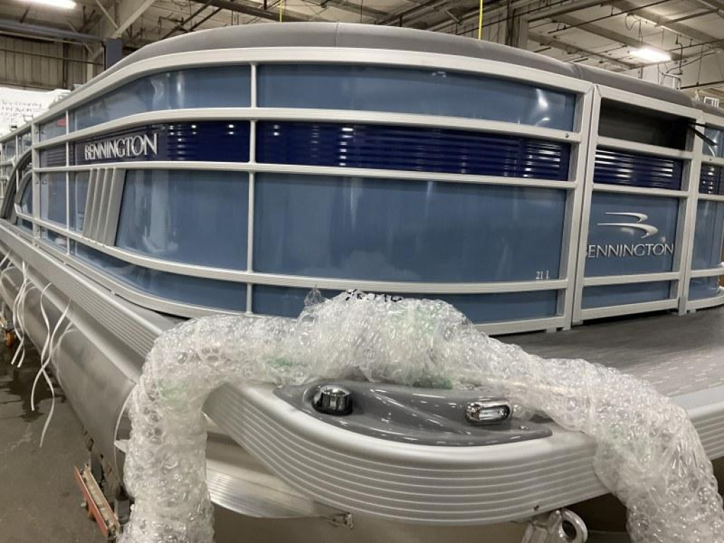 Bennington 21 LL Tri