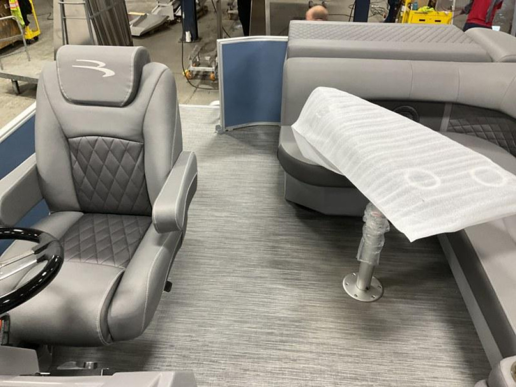 Bennington 21 LL Tri