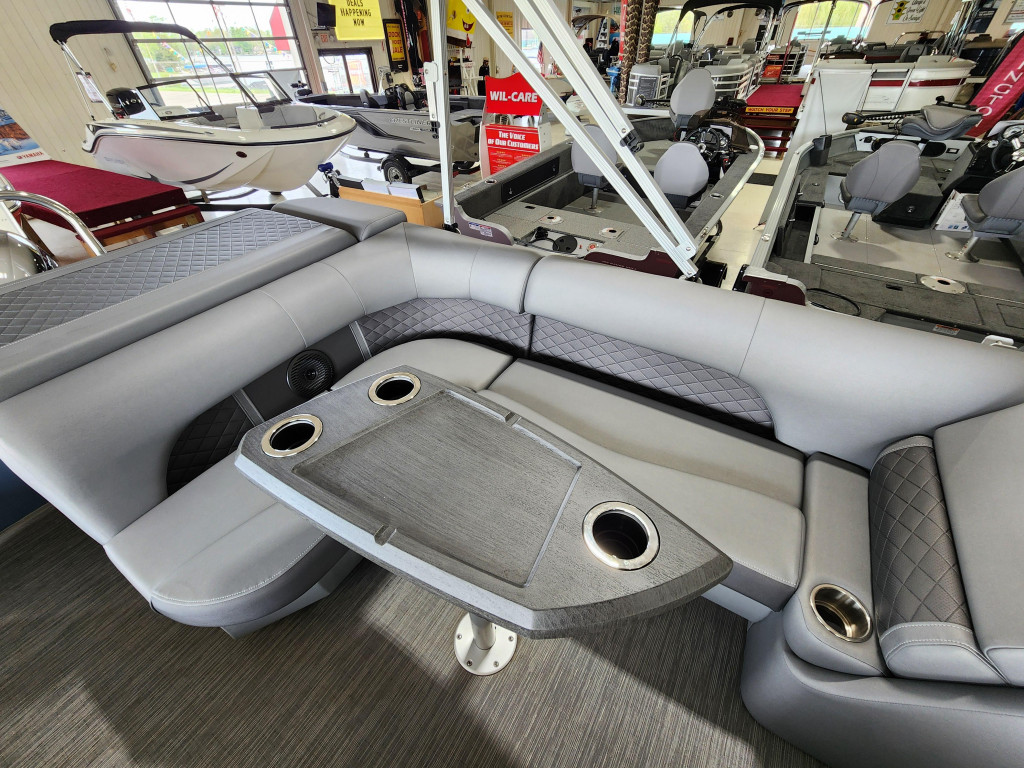 Bennington 21 LL Tri