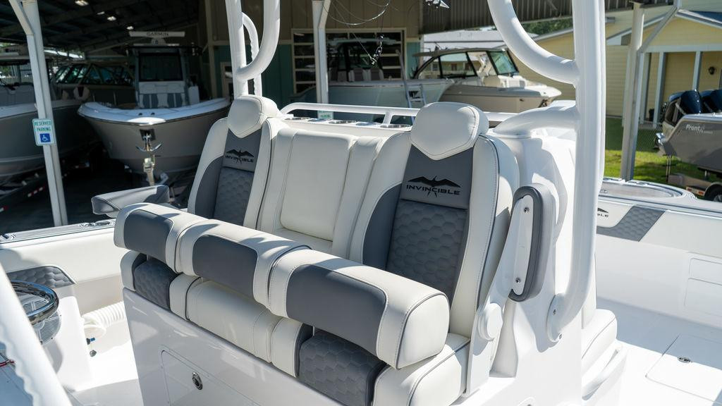 Invincible CATAMARANS