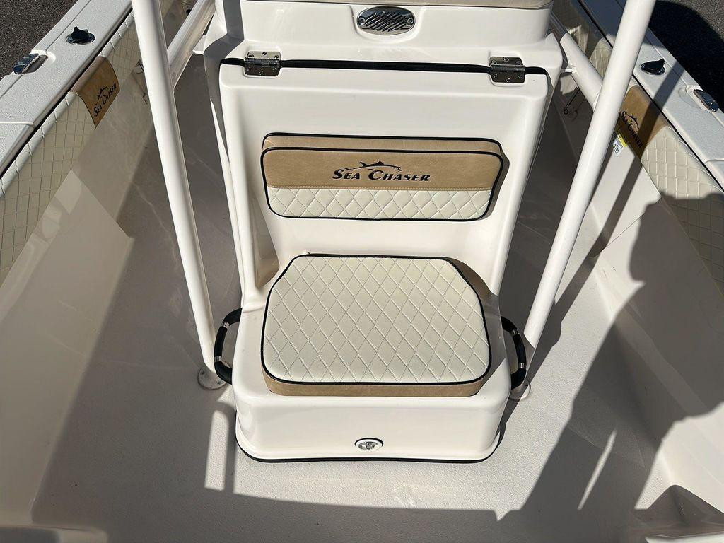 Sea Chaser 26 LX