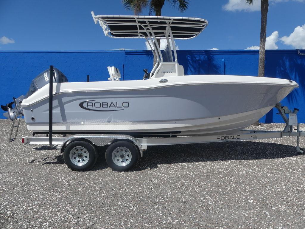 Robalo R200