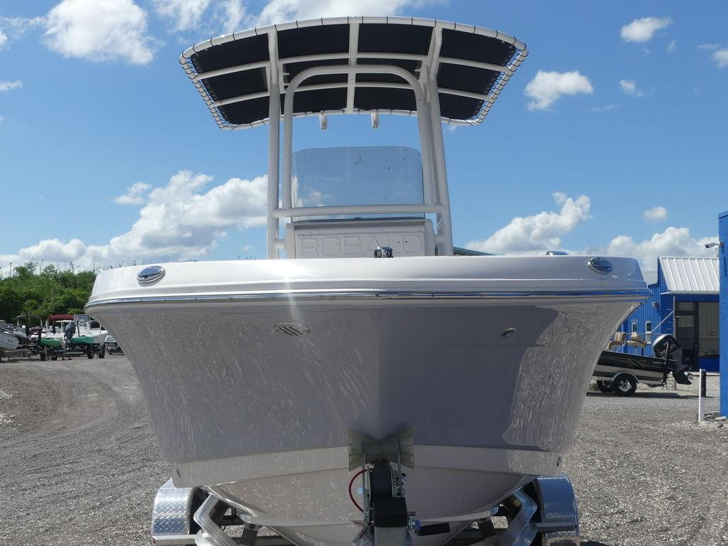 Robalo R200