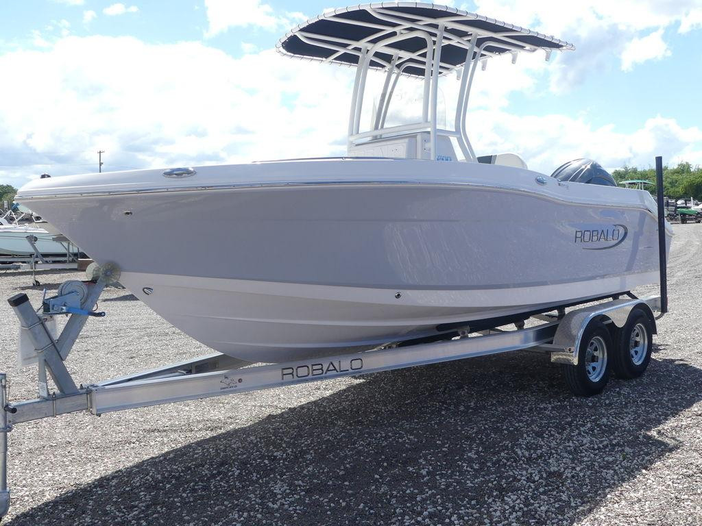 Robalo R200