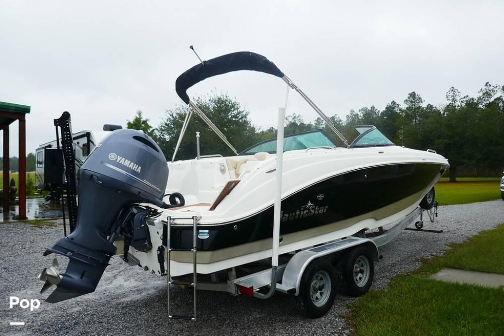 Nautic Star 243DC