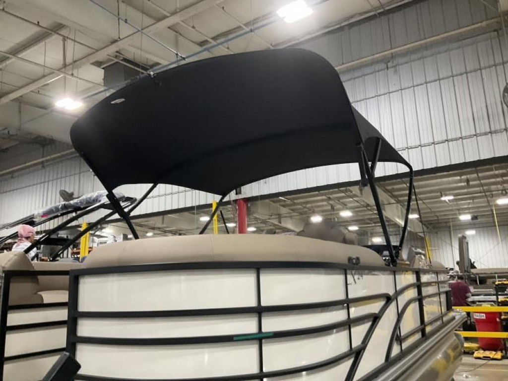 Bennington 24 LXSR Tri