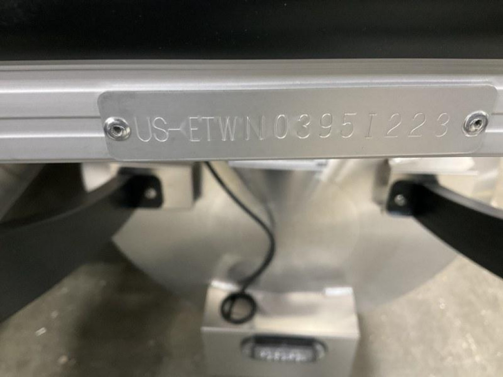 Bennington 24 LXSR Tri