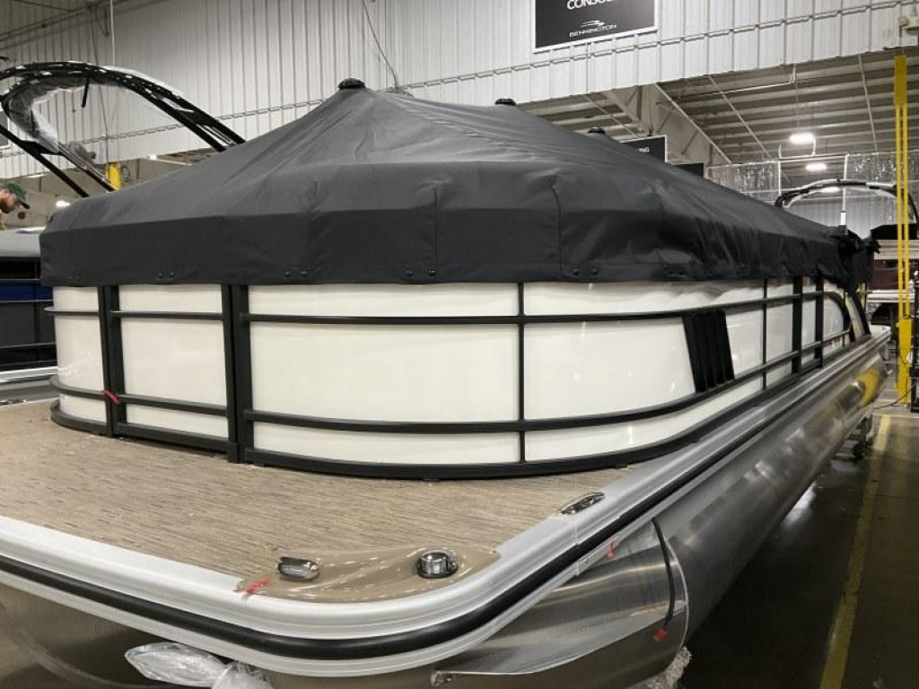 Bennington 24 LXSR Tri