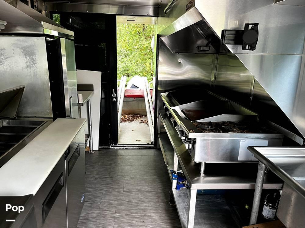 Other 32 Food Service Restaurant