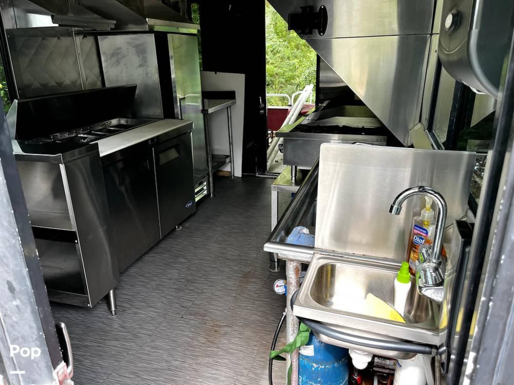 Other 32 Food Service Restaurant