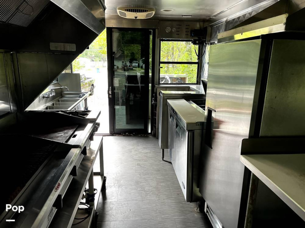 Other 32 Food Service Restaurant