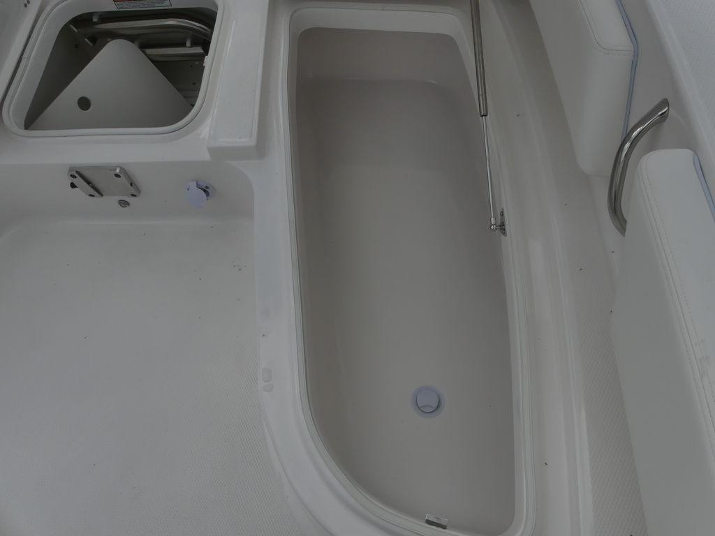 Robalo 246 Cayman SD