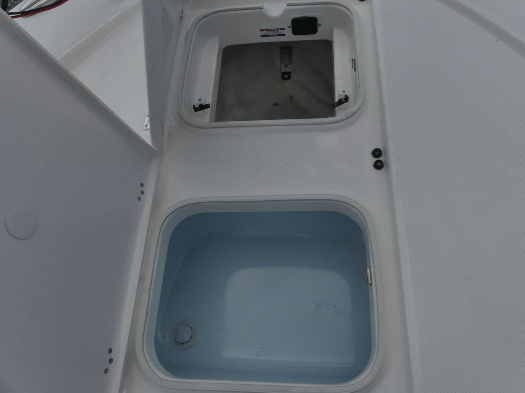 Robalo 246 Cayman SD