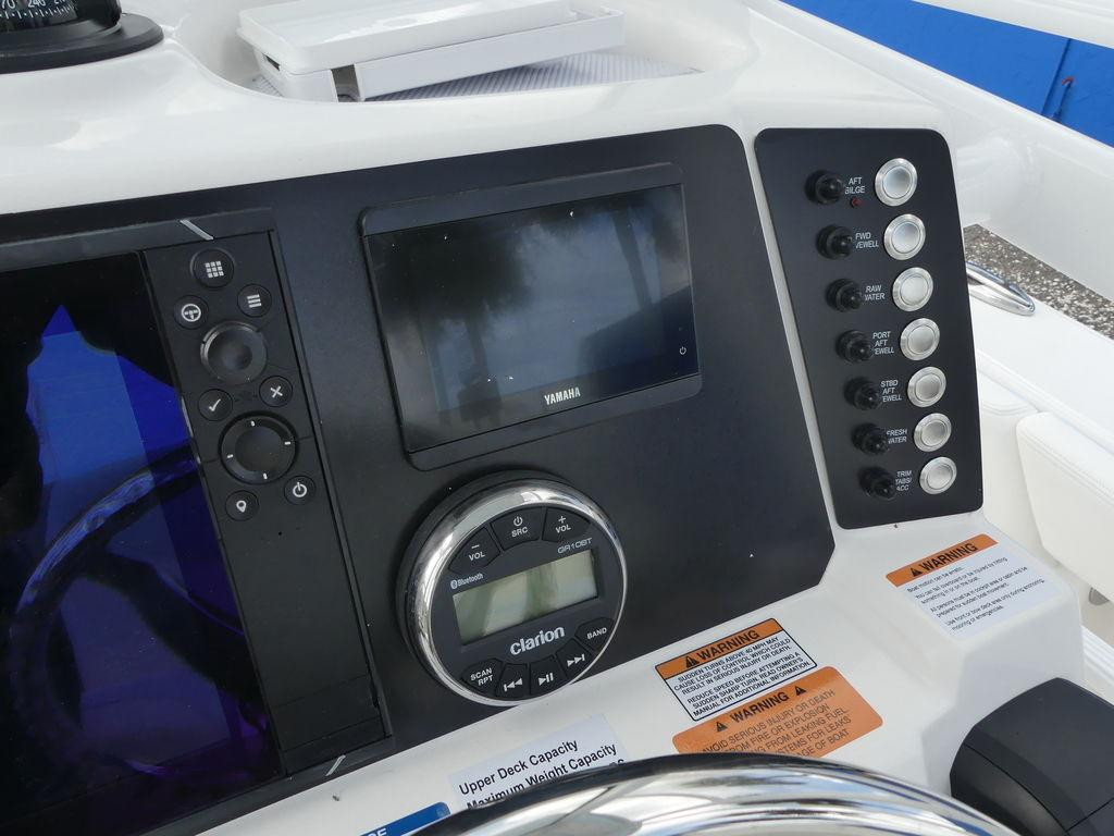 Robalo 246 Cayman SD