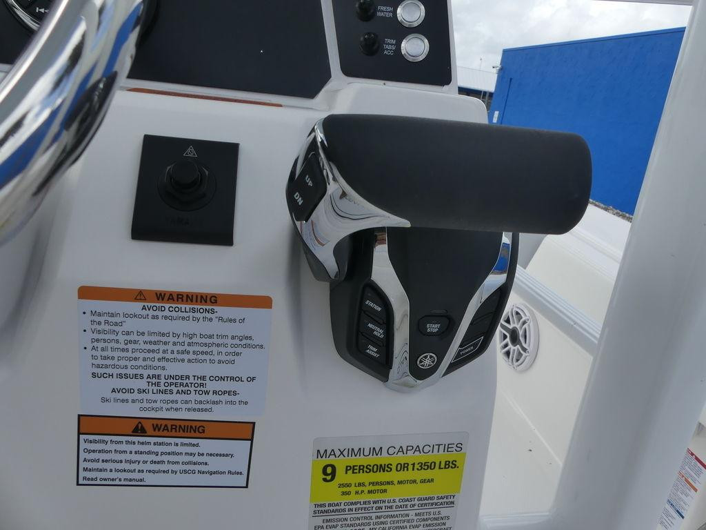 Robalo 246 Cayman SD