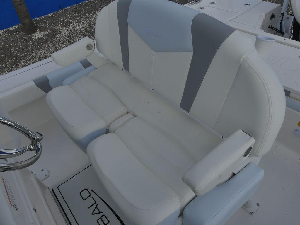 Robalo 246 Cayman SD