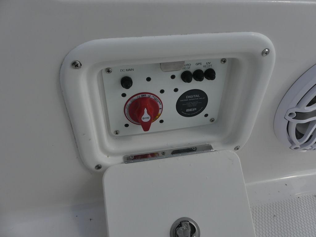 Robalo 246 Cayman SD