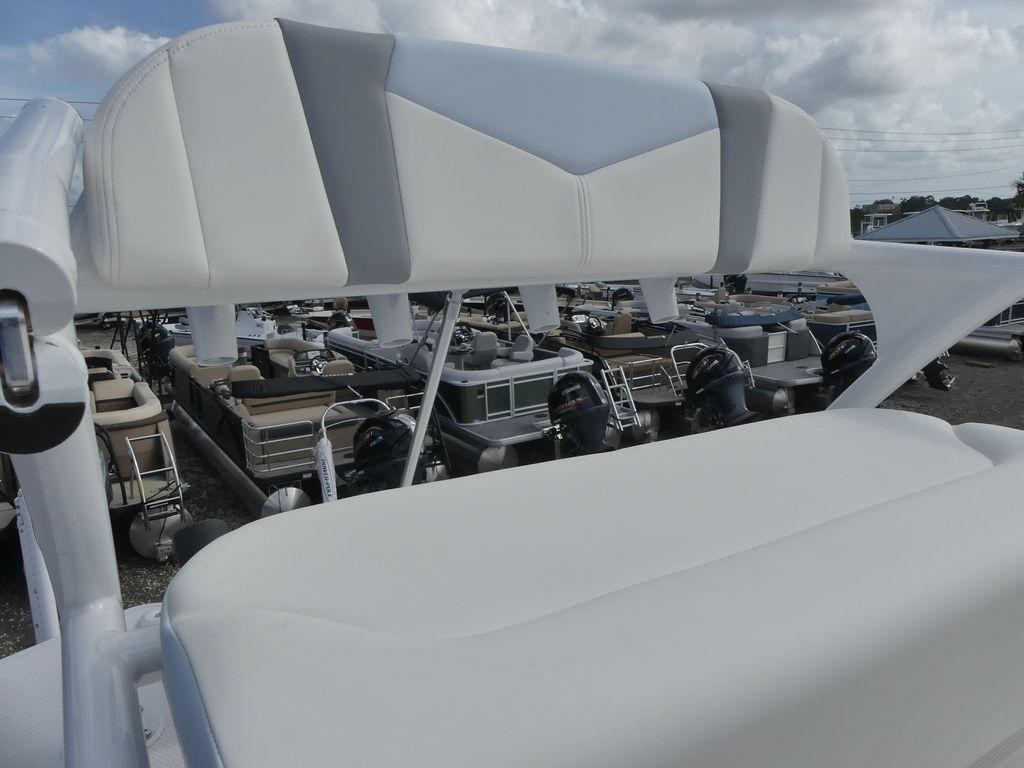 Robalo 246 Cayman SD