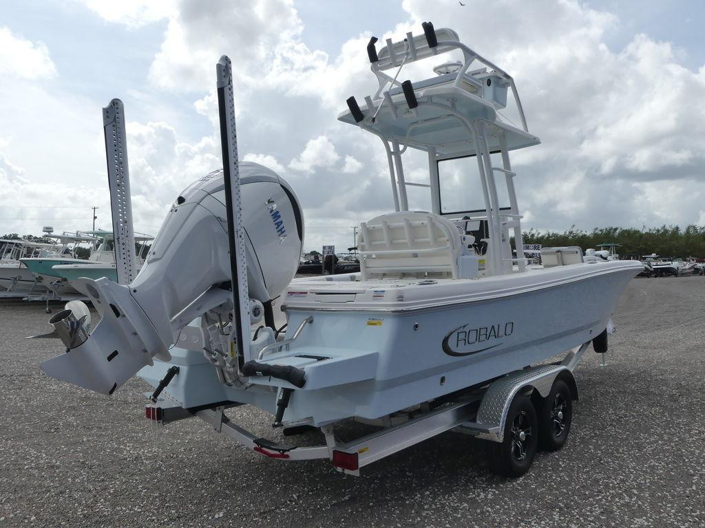 Robalo 246 Cayman SD