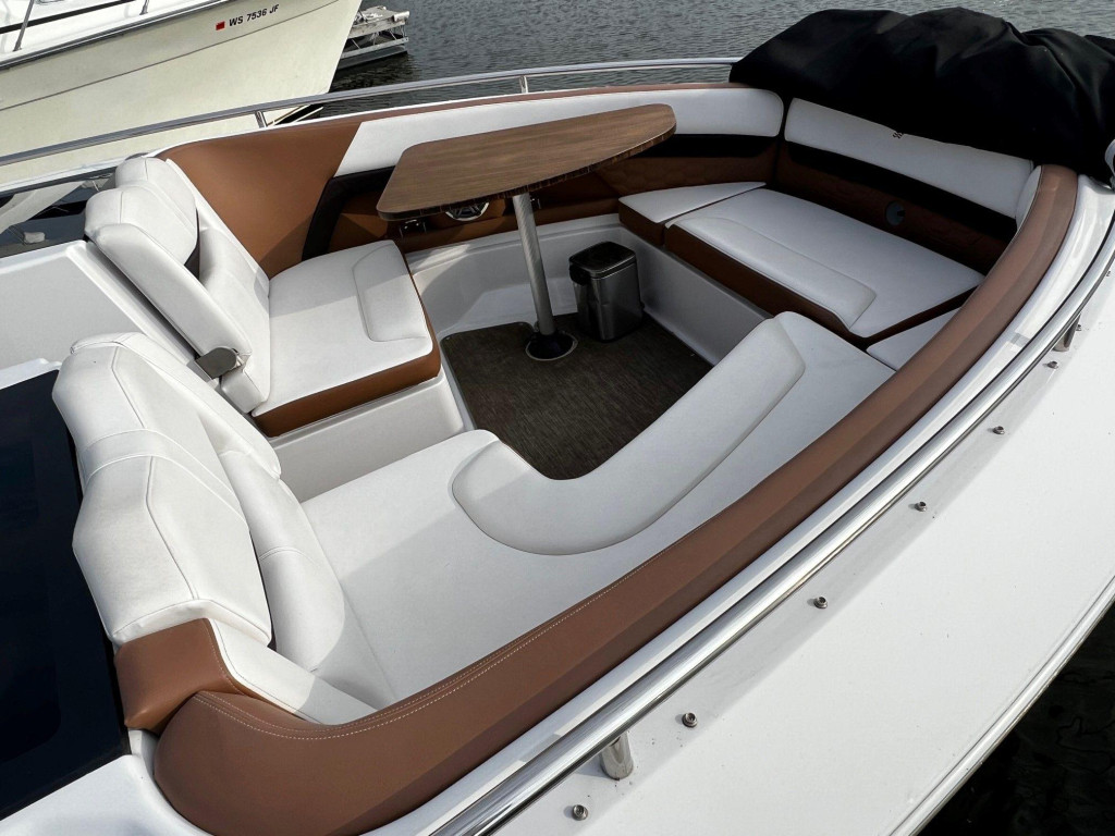 Four Winns 350 HORIZON