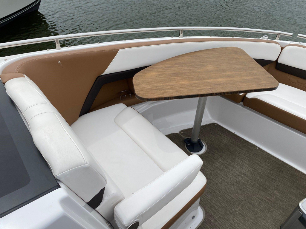 Four Winns 350 HORIZON