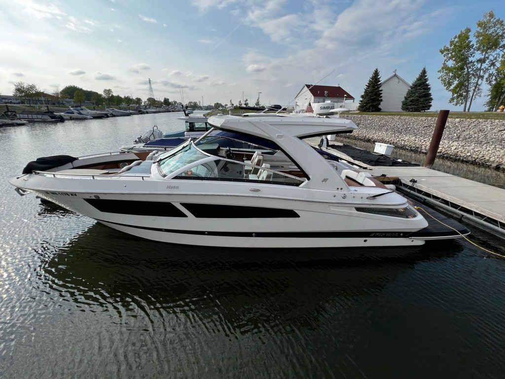 Four Winns 350 HORIZON