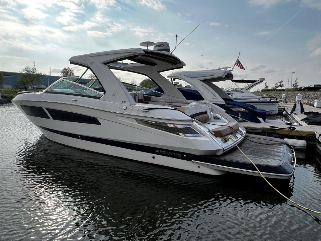 Four Winns 350 HORIZON