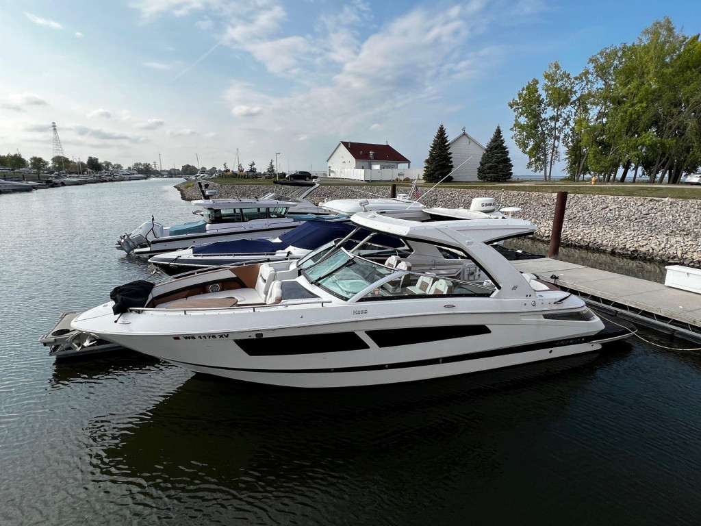 Four Winns 350 HORIZON