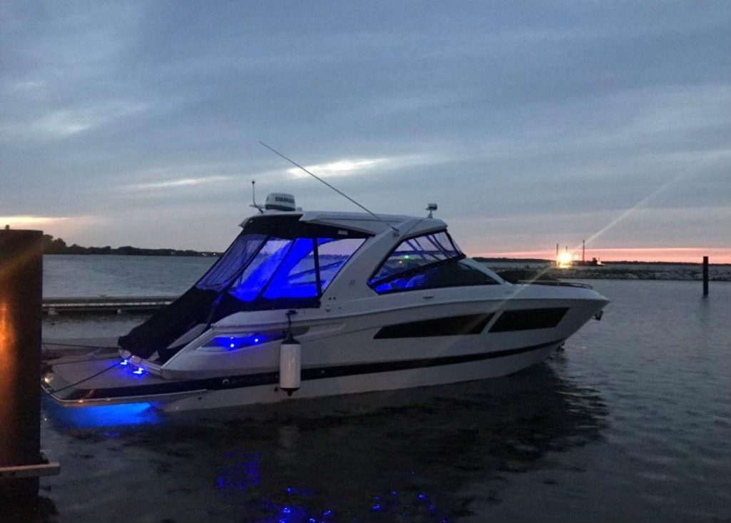 Four Winns 350 HORIZON