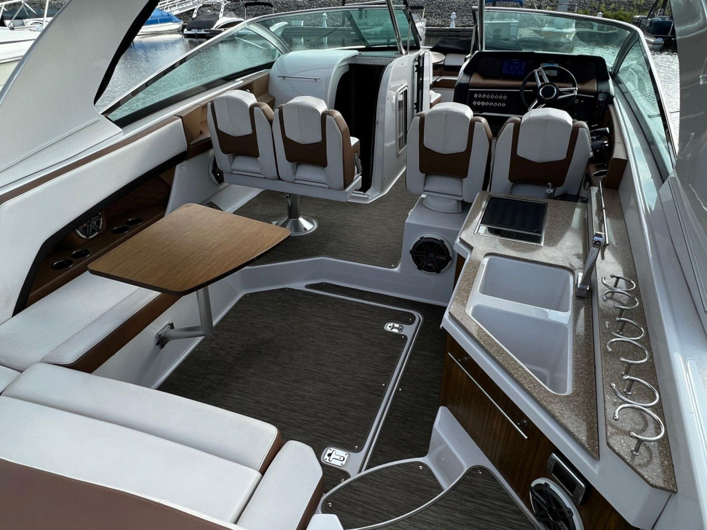 Four Winns 350 HORIZON