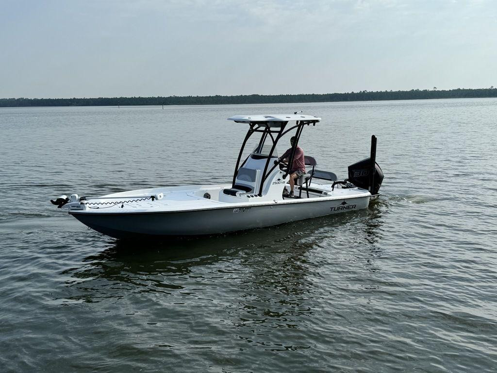 Turner Boat Works 2500 VS