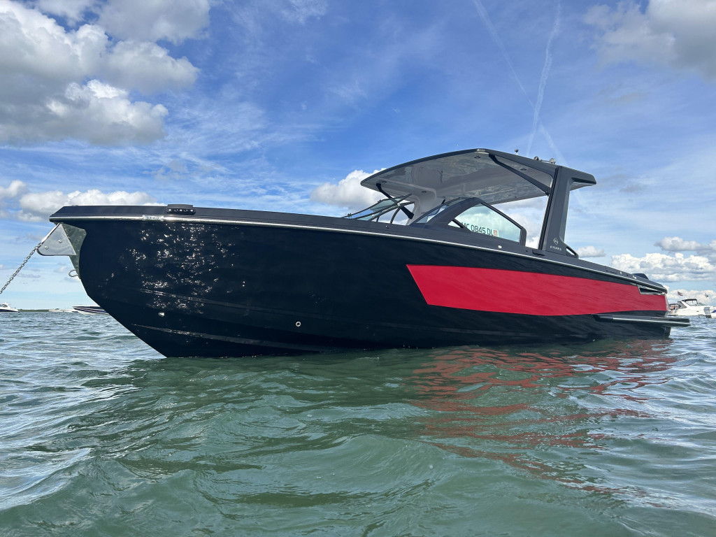 Aviara 32 Outboard