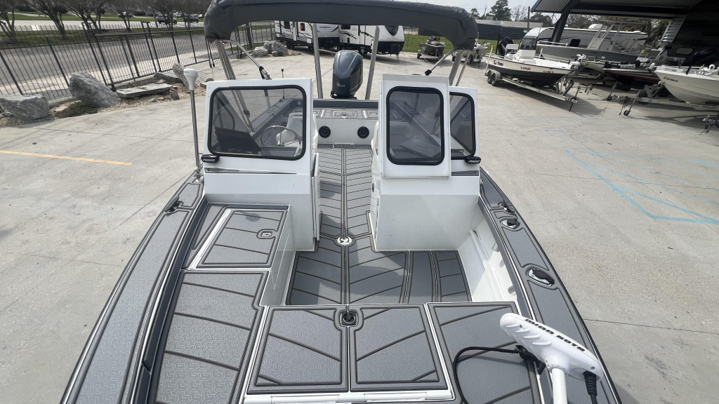 Gravois 22' Dual Console Hybrid
