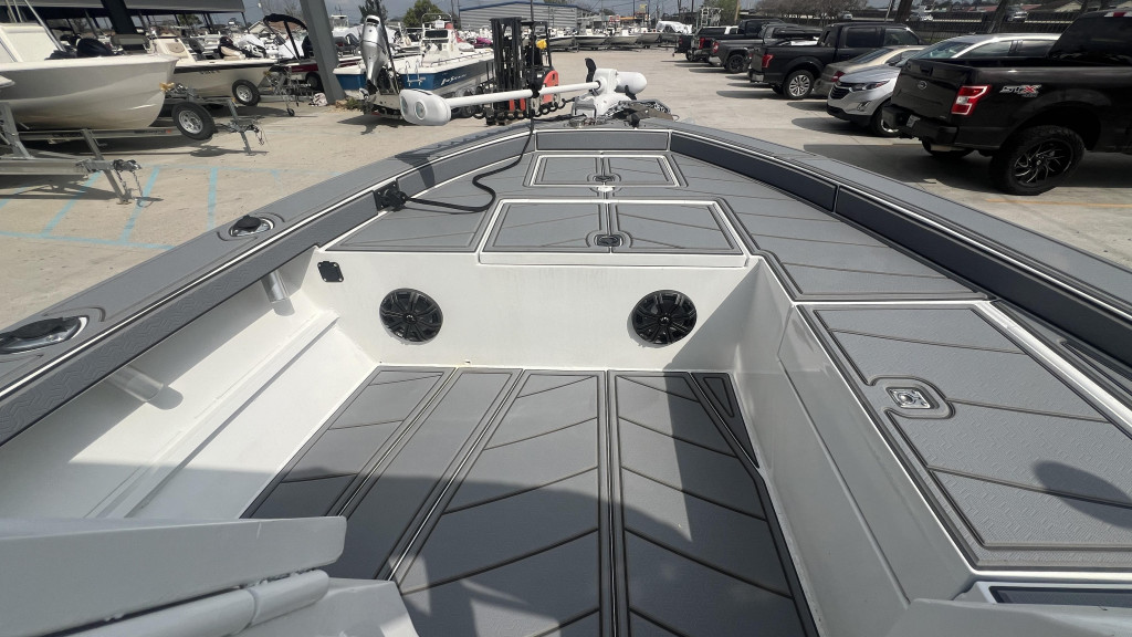 Gravois 22' Dual Console Hybrid